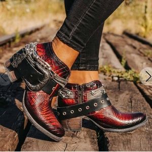 Freebird Saloon Red Crocco Booties 9